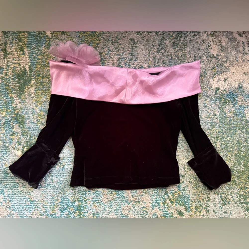 Vintage 90s Cachet black velvet off-the-shoulder pink organza flower top, size - Picture 8 of 9